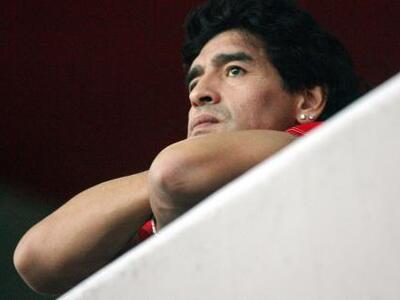 FIFA: Υποψήφιος για την προεδρία και ο Μαραντόνα