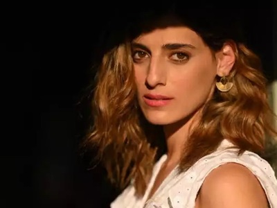 Σασμός-Ανατροπή: Ο γάμος της Αργυρώς με ...