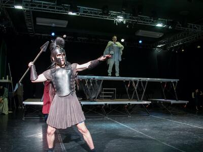 Η φωτ. από τις πρόβες της παράστασης έχε...