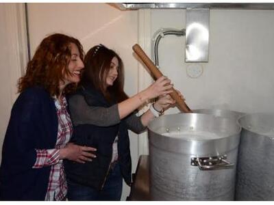 Πάτρα: Μαθητές μαγείρεψαν για τα συσσίτι...