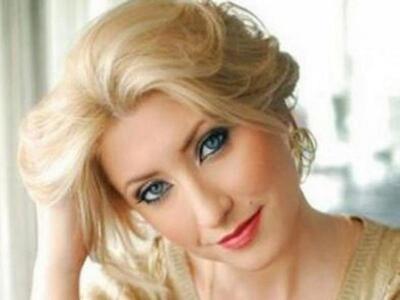 Αποκάλυψη Τώρα! Δείτε τη Σια Κοσιώνη χωρ...