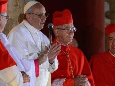 Ο Πάπας Φραγκίσκος αρνήθηκε να καθίσει στον θρόνο!