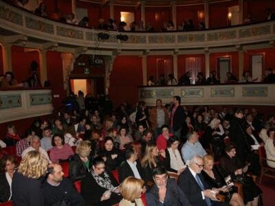Πάτρα: Δείτε στιγμιότυπα από την θεατρικ...