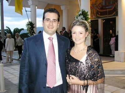 Πατέρας... εις διπλούν ο δημοσιογράφος Ν...