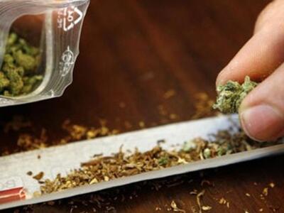 Πάτρα: Η κάνναβη τους πέρασε...χειροπέδες