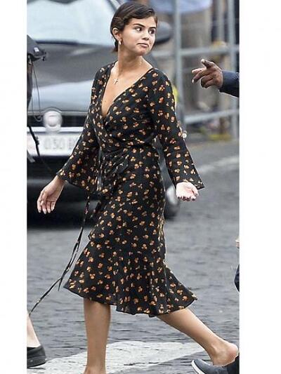 SELENA GOMEZ ME GANNI