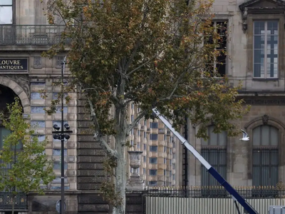 Λούβρο: Βίντεο αναπαράστασης απεικονίζει...