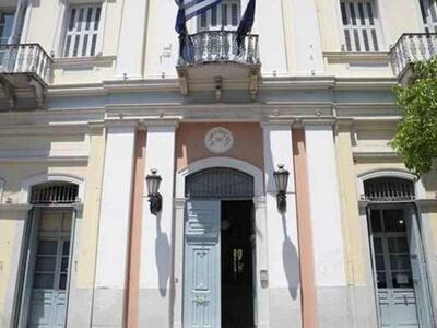 Πάτρα:Πλακοστρώσεις πλατειών, σίτιση μαθ...