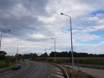 Χαμηλές νεφώσεις και βροχές μετά το μεση...