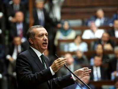 Ριζικό ανασχηματισμό με δέκα νέους υπουρ...