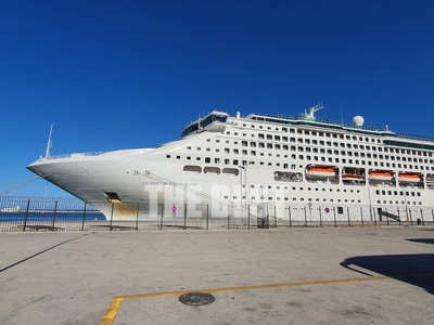 Το QUEEN OF THE OCEANS ... "ξέμεινε...