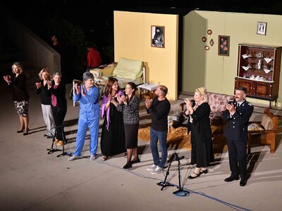 ΦΩΤΟ: Η Θεατρική ομάδα Άρτας και ο Σύλλογος Σαραβαλίου Πάτρας δίνουν θεατρικές παραστάσεις για την "Φλόγα"