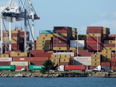 Σε ισχύ οι νέοι δασμοί των ΗΠΑ - Τι αλλά...