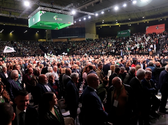 LIVE- ΠΑΣΟΚ: Tο συνέδριο και η ομιλία το...