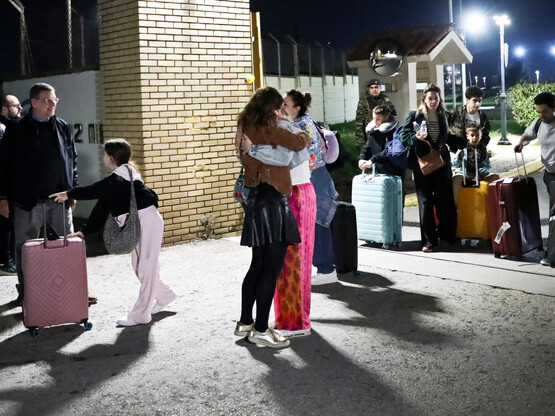 Ομάν: Επαναπατρίστηκαν 87 Έλληνες- Ανάμε...