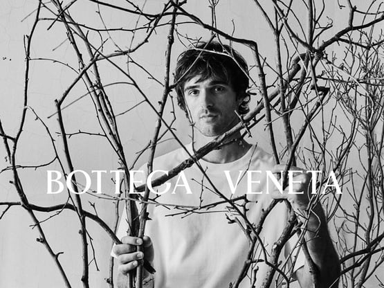 Η Bottega Veneta μας δίνει την αφορμή να...