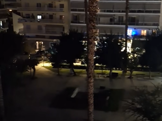 Πάτρα: Άλλες πλατείες στολίζονται γιορτι...