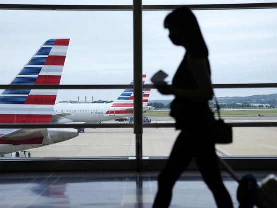 Δυσκολεύει το ταξίδι στις ΗΠΑ: Τουρίστες...