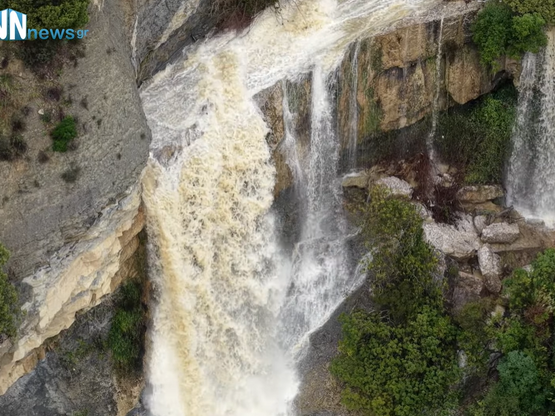 Μαγικές εικόνες από drone από τον καταρρ...