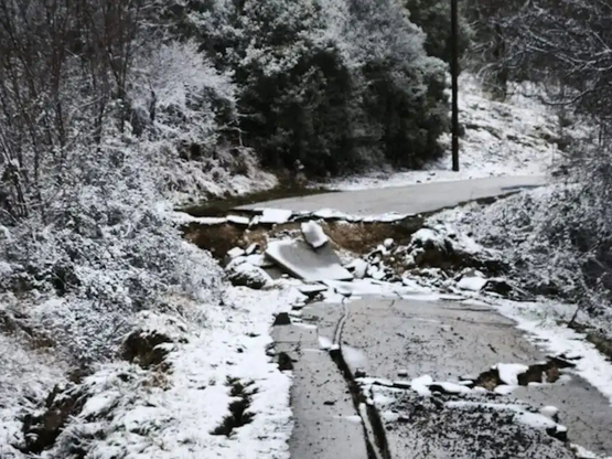 Κακοκαιρία στην Ήπειρο: Διακοπές ρεύματο...