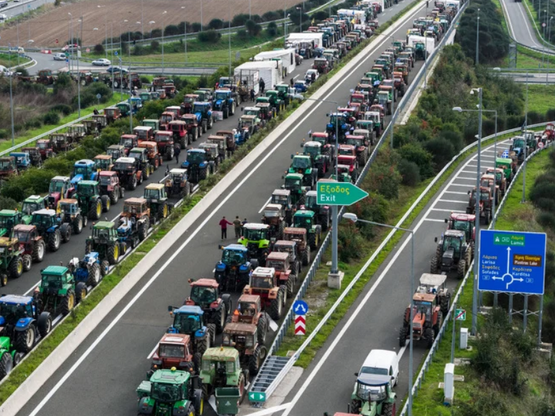 Αγροτικά μπλόκα: Από την Παρασκευή κλείν...
