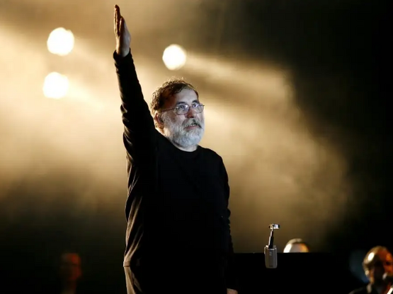 Θάνος Μικρούτσικος: Η σύζυγός του, Μαρία...