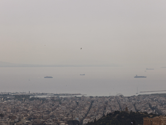 Αφρικανική σκόνη: Υποχωρεί από την Παρασ...