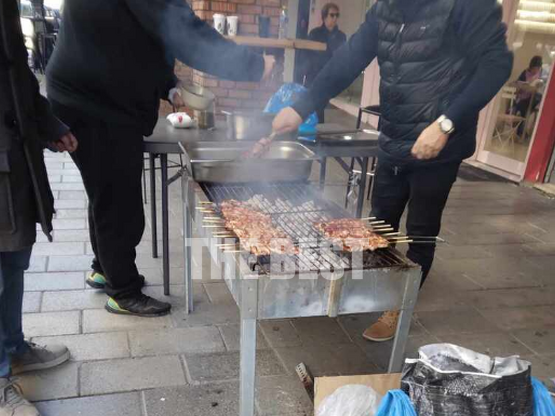 Πώς γιορτάζει η Πάτρα την Τσικνοπέμπτη; ...