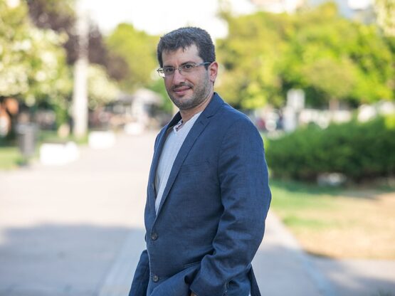 Το δράμα του πολίτη στην εμπλοκή του με ...