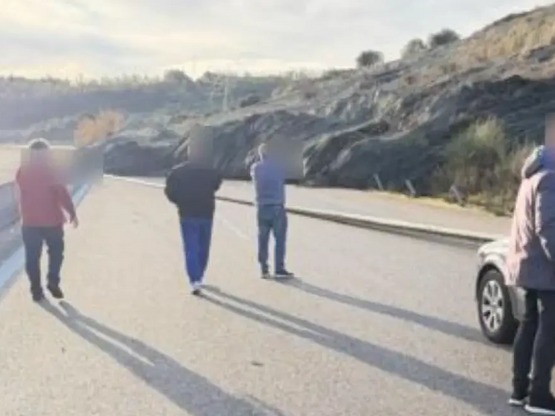 Κατολίσθηση στην Ιόνια Οδό: Κλειστό το τ...