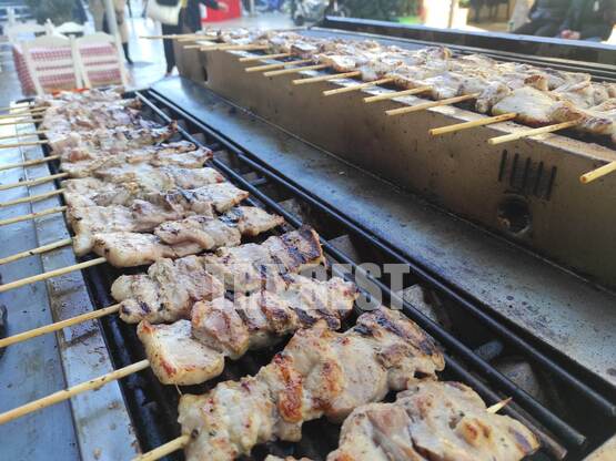 Τσικνοπέμπτη: Τι γιορτάζουμε, ποια είναι...