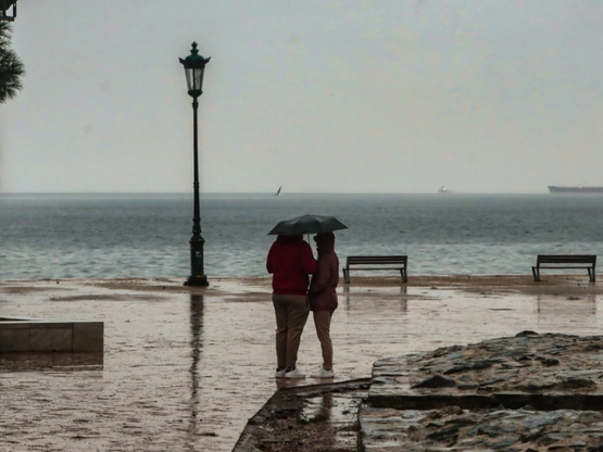 Καιρός: Αλλάζει το σκηνικό με καταιγίδες...