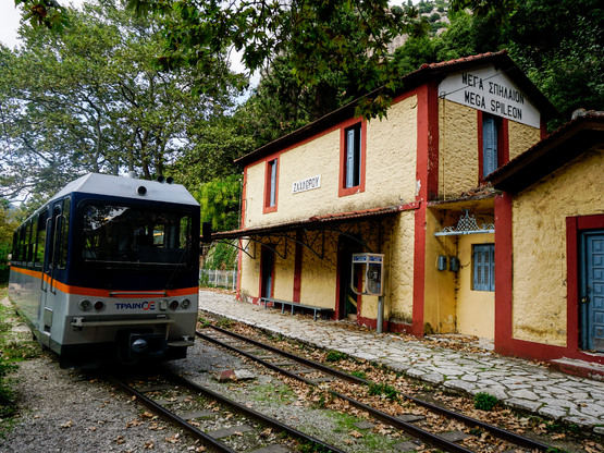 ΠΑΣΟΚ: Η υποβάθμιση των δημόσιων σιδηροδ...