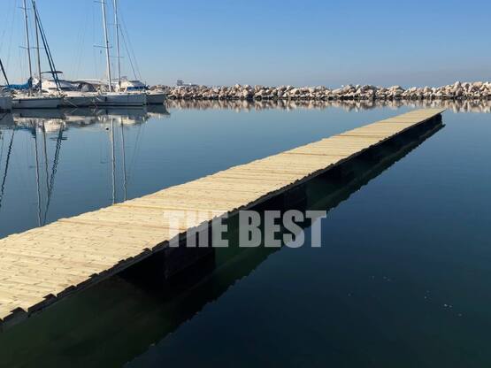 Επιτέλους εργασίες ανάπλασης της μαρίνας...