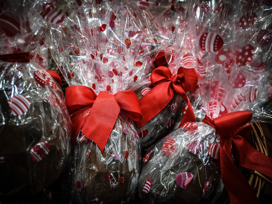 Πάσχα 2026: Οι τιμές για τσουρέκι και σο...