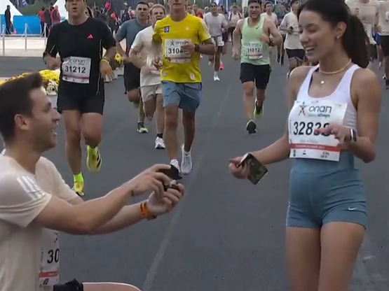 42ος Αυθεντικός Μαραθώνιος Αθήνας 2025: ...