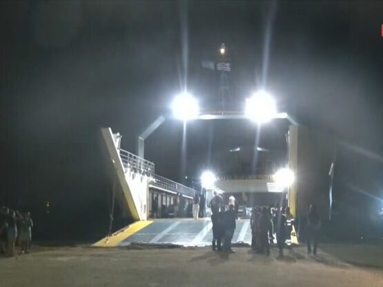 Νέα Στύρα: Ρυμουλκήθηκε το πλοίο- Προχωρ...