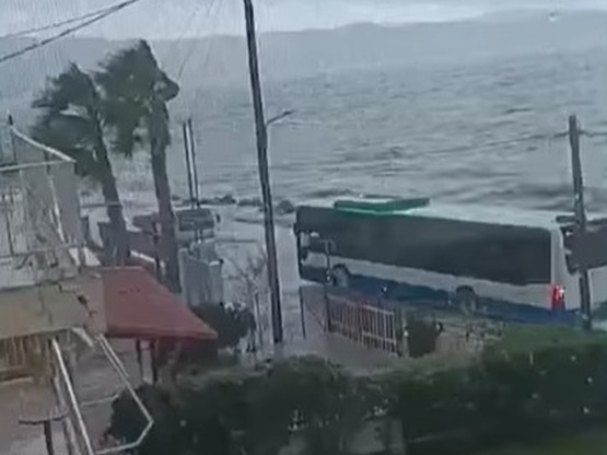 Πάτρα: Πλημμύρισε ξανά η παραλιακή στο Μ...