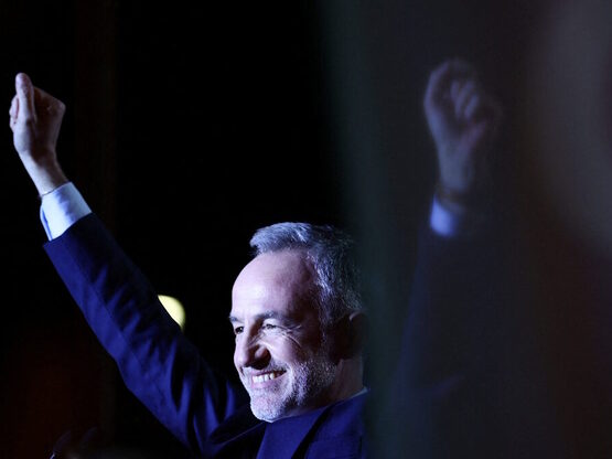 Γαλλία: Σοσιαλιστή δήμαρχο εξέλεξε το Πα...