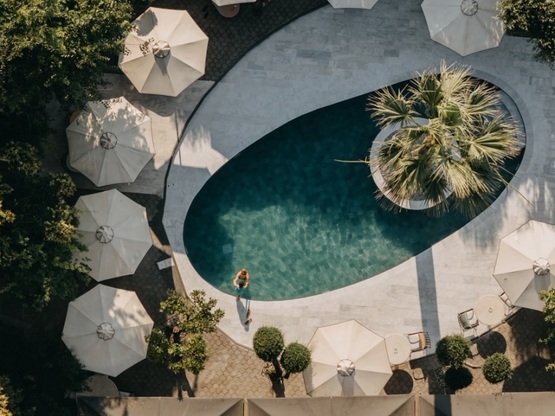 The Bold Type Hotel: Ξανανοίγει ανανεωμέ...