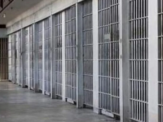 Φυλακές Αγίου Στεφάνου: Εντοπίστηκαν 8 α...