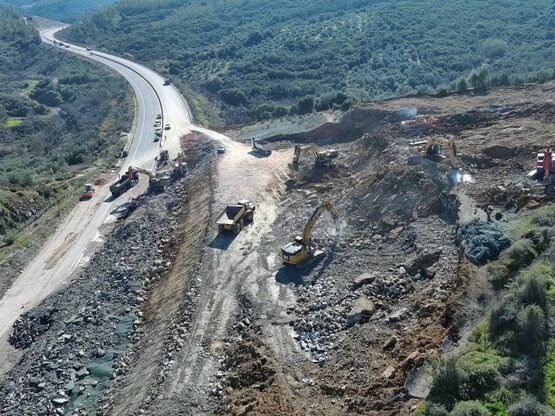 Συνεχίζονται οι εργασίες στην Ιόνια Οδό ...