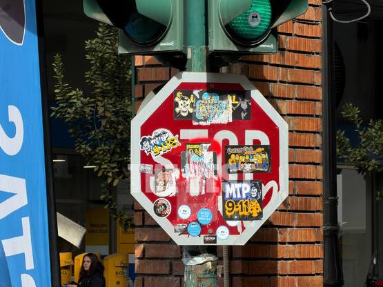 Αυτή είναι η εικόνα των πινακίδων σήμανσ...