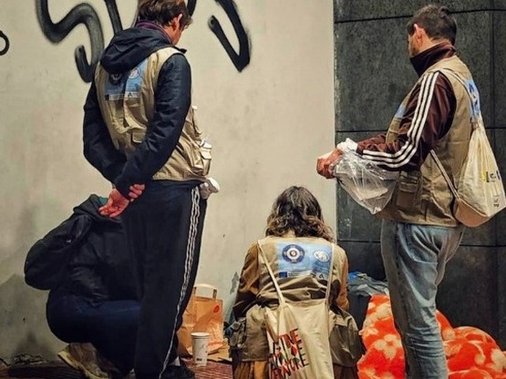 Street Work: Mια «αγκαλιά» για τους άστε...