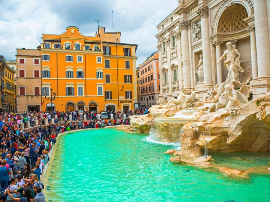 Στη Φοντάνα Ντι Τρέβι μπήκε εισιτήριο 2 ...