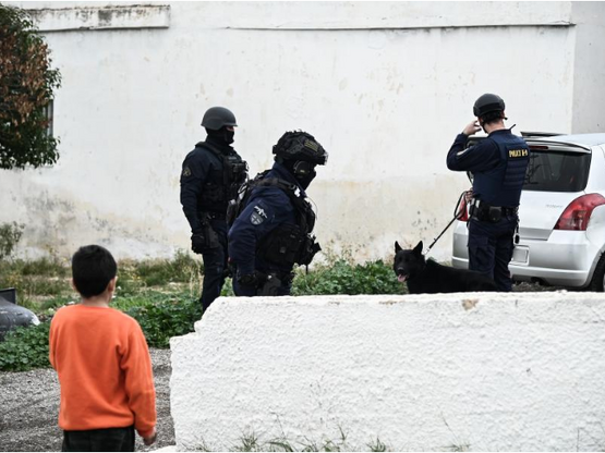 Πάτρα- Κύκλωμα Ρομά: Δύο στη φυλακή, επτ...