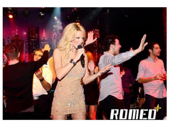 Φιάλη, σε τραπέζι 6 ατόμων, στο ROMEO PL...