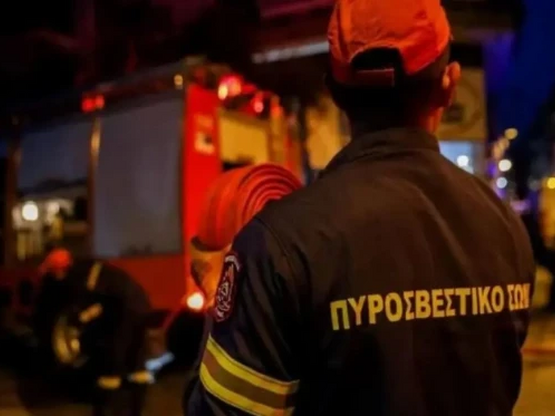 Πάτρα: Πυρκαγιά κατέστρεψε σταθμευμένο μ...