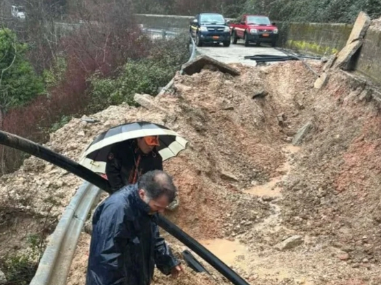 Ιωάννινα: Ανεμοστρόβιλος στο Καλπάκι κατ...