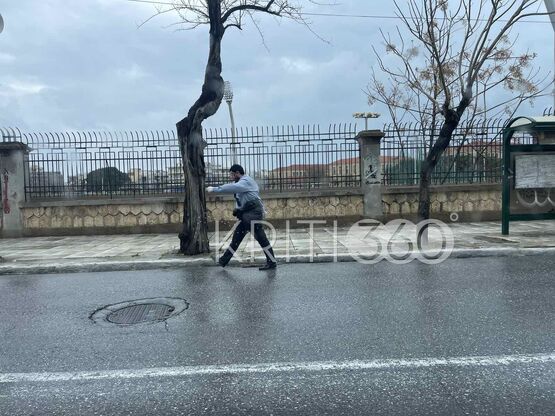 Κι όμως, έγινε παρέλαση στα Χανιά! Ένας ...